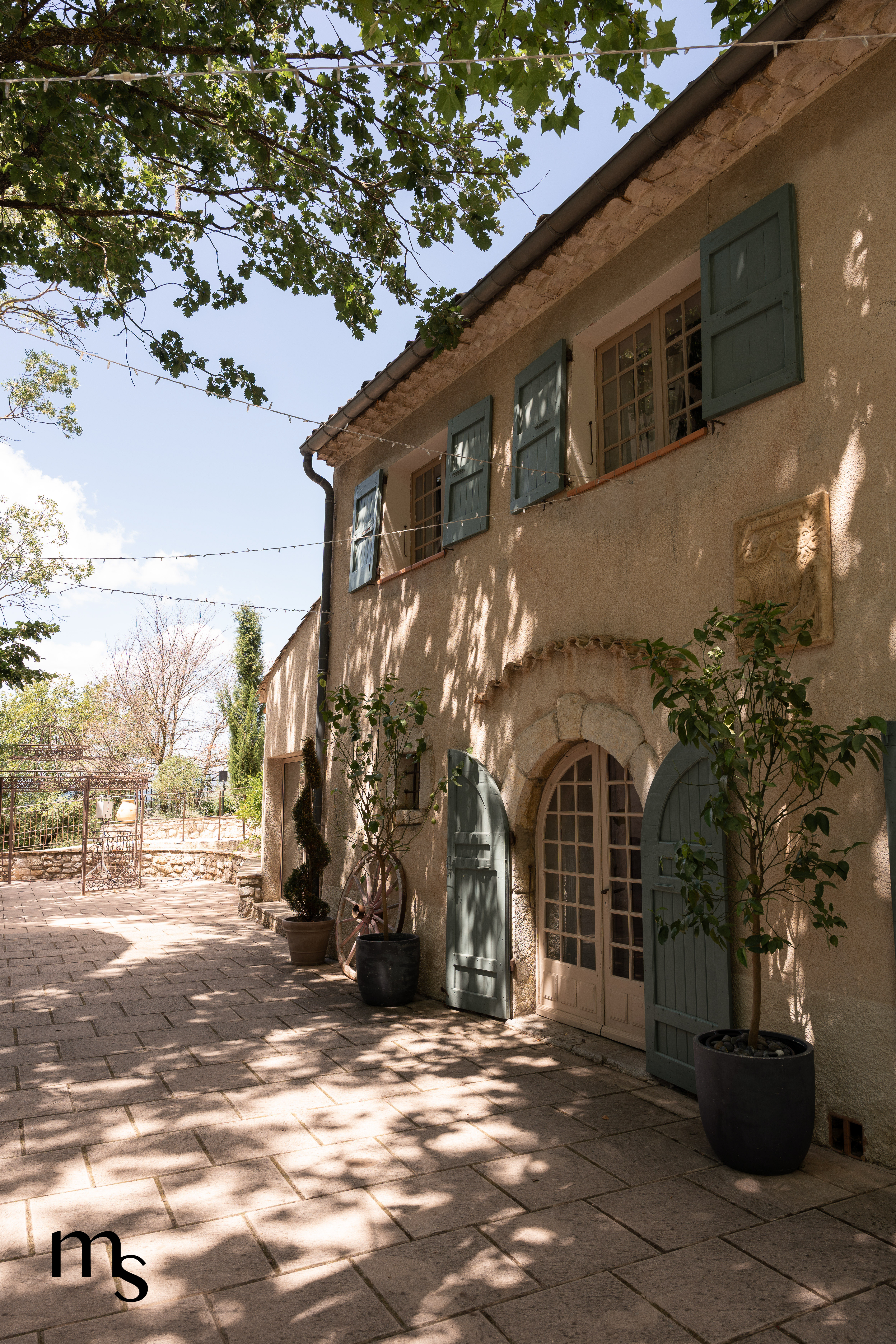 batisse du Mas des Cinq Fontaines à Sisteron, domaine de mariage