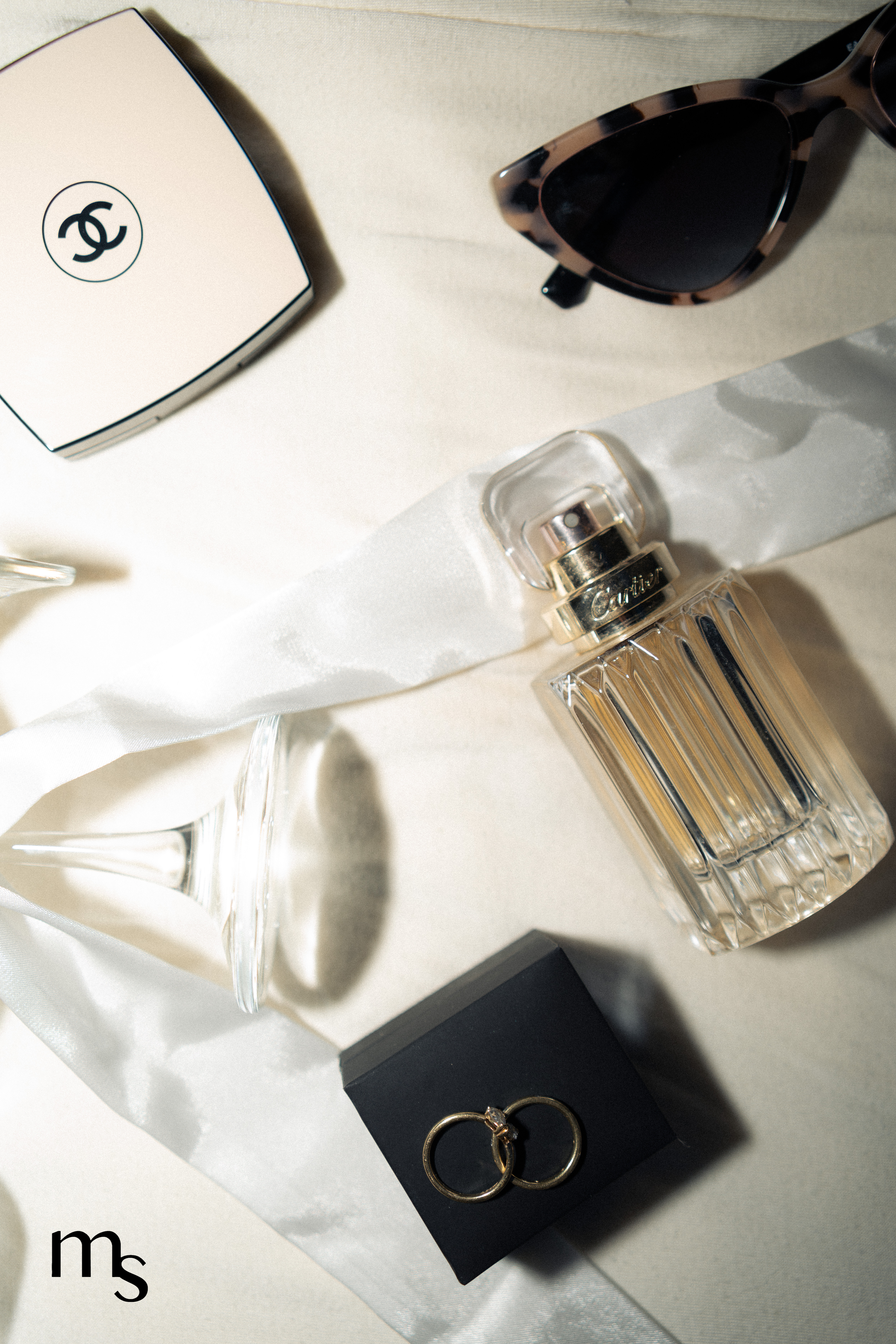 Détails d'accessoires haut de gamme de mariée